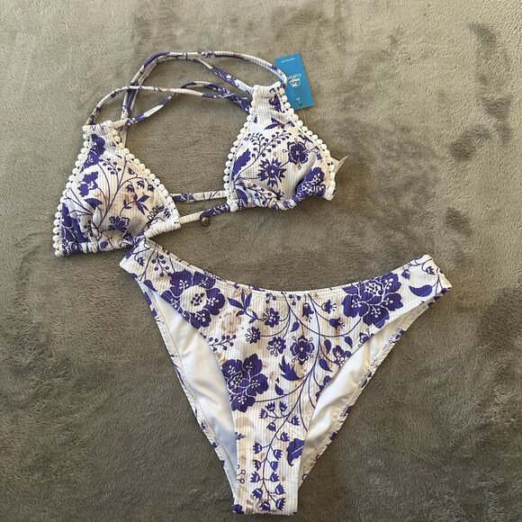 NWT Cupshe Two Piece Swimsuit Bikini Women's LARGE Purple Floral - Picture 1 of 5